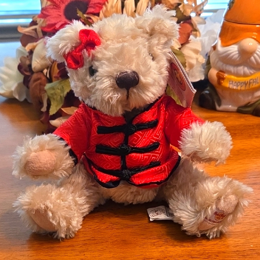NWT HARD ROCK CAFE HERRINGTON TEDDY BEARS HONG KONG BEAR 2006 LE